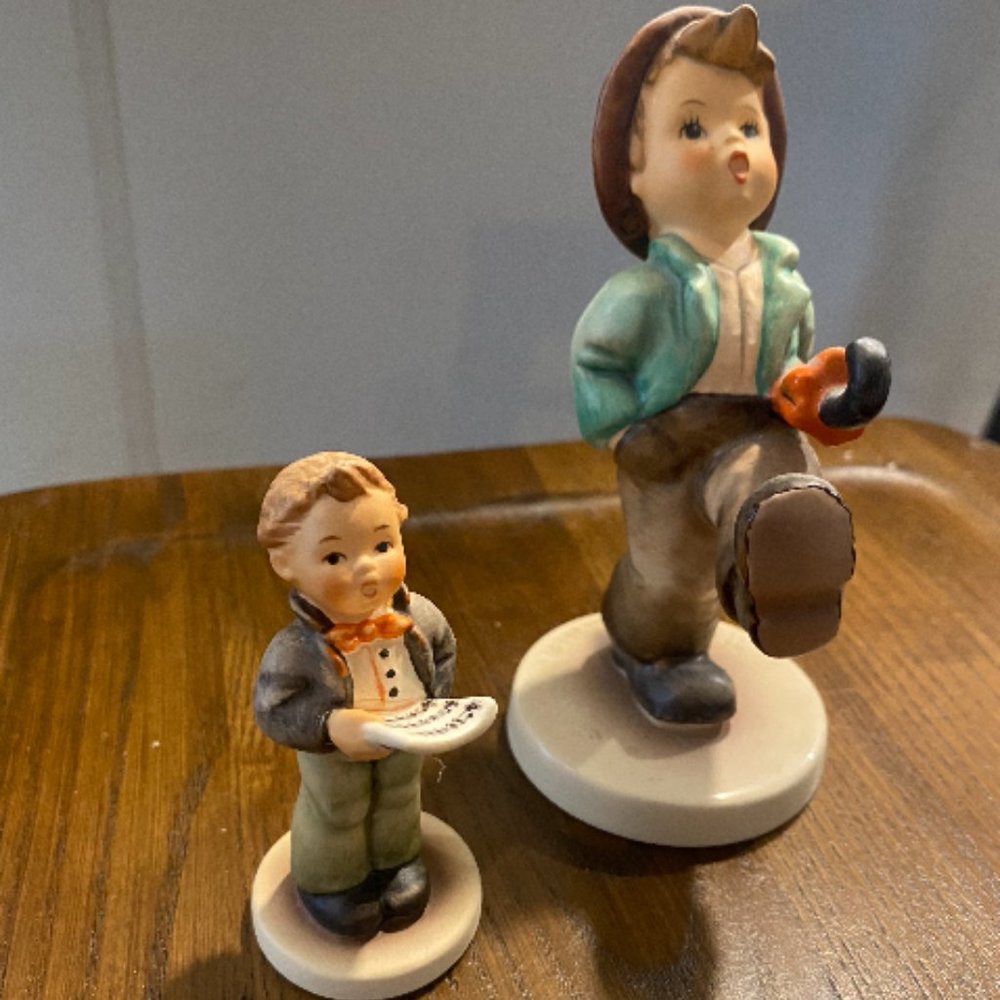 Vintage 1960s Hummel Boy with Umbrella "Happy Traveler" #109